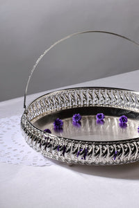 Round Platter With Handle